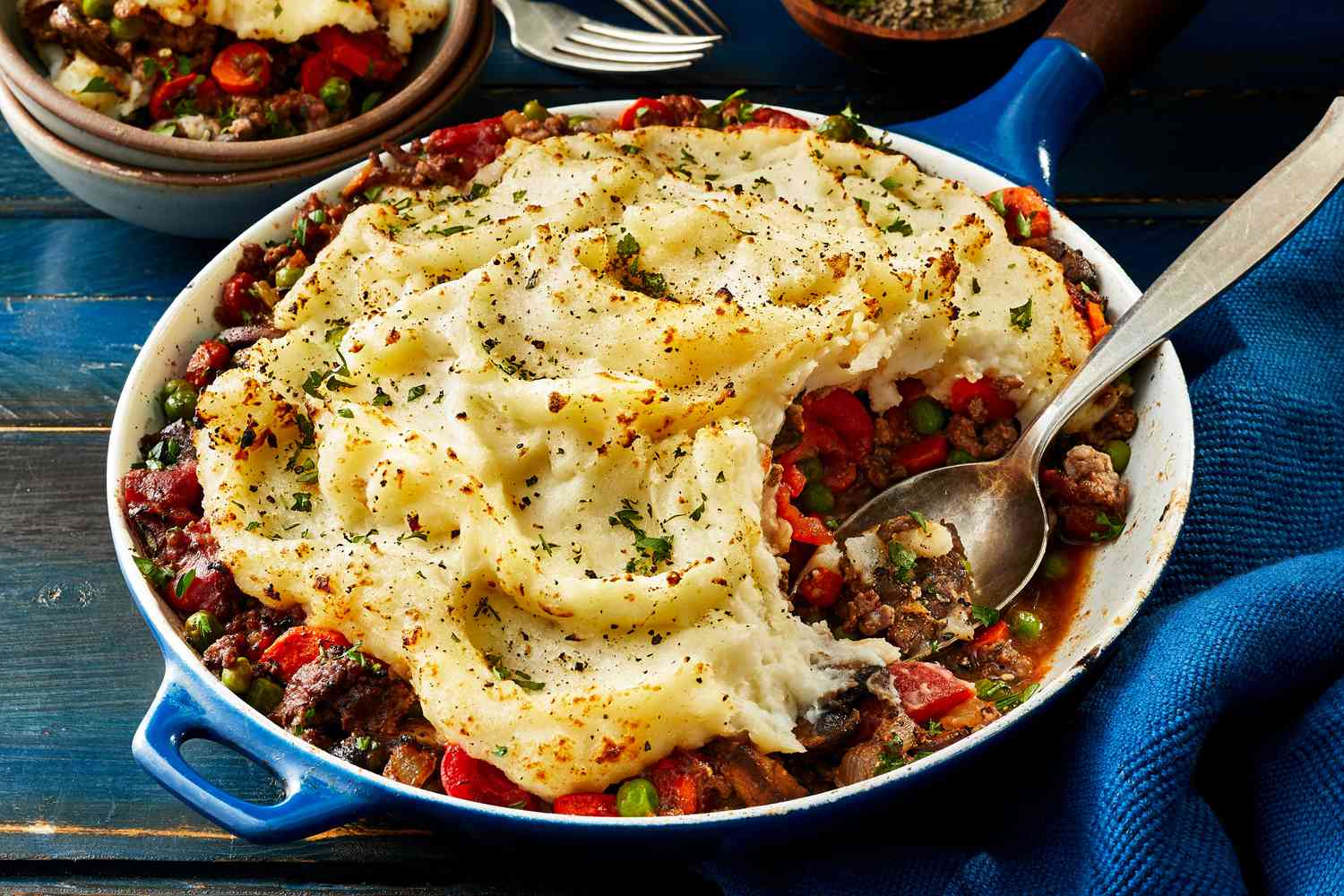 Shepherd's vs. Cottage Pie: Master Your Meat & Mash Topping
